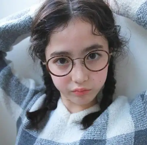 戴眼镜留什么发型好看,怎么根据脸型选择眼镜-图1