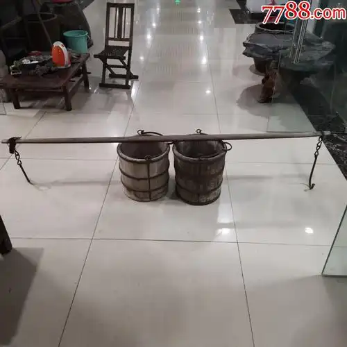民俗收藏民国时期挑水木桶扁担一套原品包老_其他木制用品_图片鉴赏