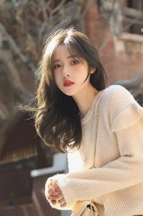 网红美女梨涡允允4k手机壁纸,美女女生-可爱美图