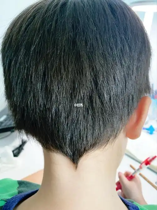 头发后面总是会长成个小尖有什么说法吗