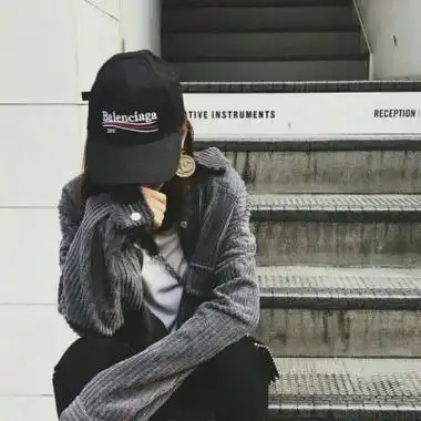 qq女生用的霸气头像戴帽子的