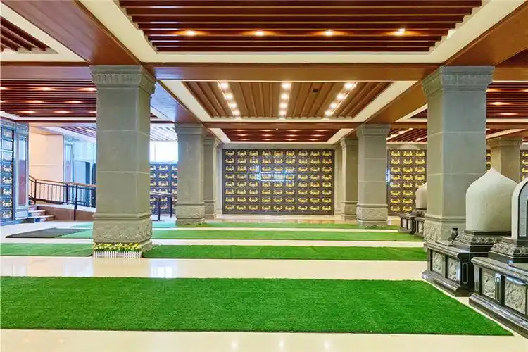 天津玉佛寺寝宫室内景观