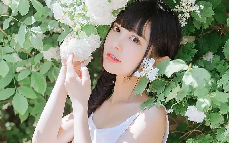 日系少女夏日唯美高清桌面壁纸