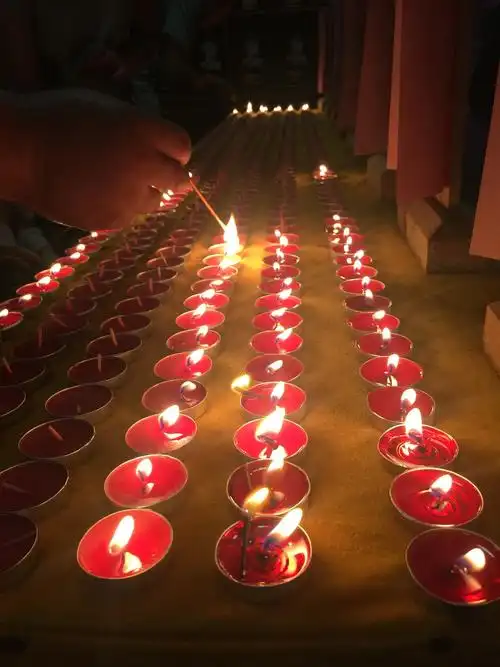 苏州古莲华寺观音菩萨成道日举行供灯吉祥法会