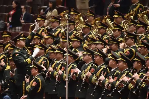 全国政协十二届四次会议闭幕:军乐队