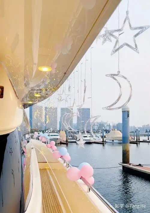 闺蜜同学聚会商务接待,家庭聚会游艇出海约起来全球豪华游艇租赁经纪