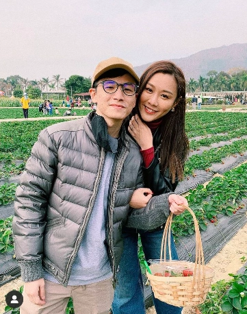 28岁tvb女神官宣结婚戴大钻戒和丈夫亲密相拥男方来头不简单