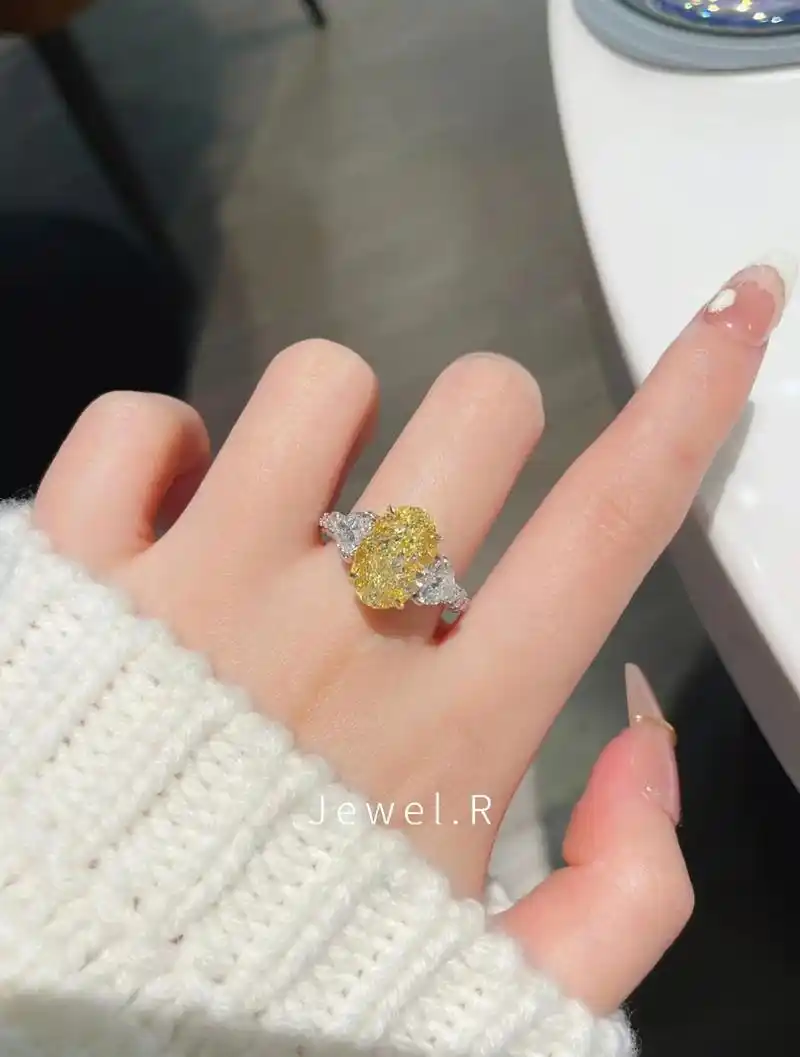 jewel.r珠宝|18k金黄钻戒指.5克拉鸽子蛋饱满的金丝 - 抖音