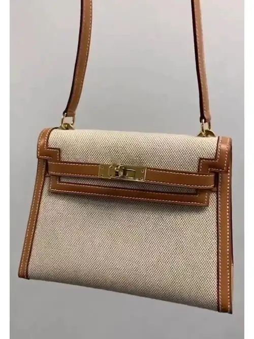 hermes kelly 20 马鞍帆布无耳朵款_爱马仕怎么样_hermes爱马仕_潮流