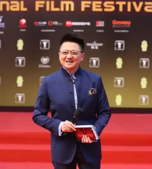 金炜图片金炜主持图片