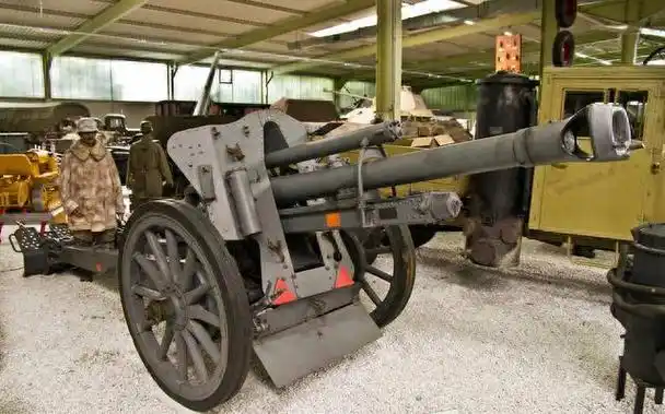 二战德国标准师级火炮,105毫米lefh 18型榴弹炮