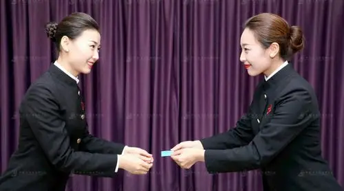 喜颐健健康产业有限公司 服务接待礼仪培训方案