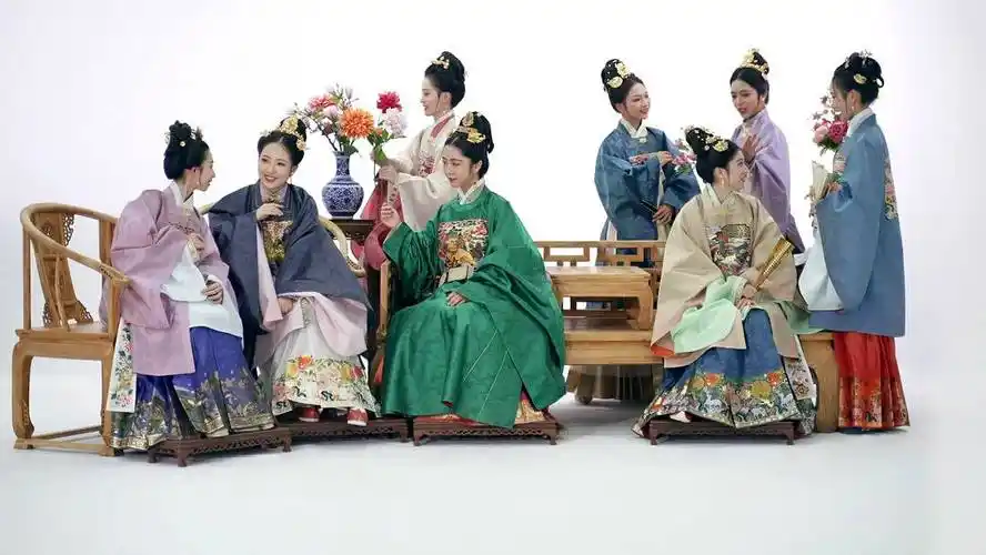 走近"明华堂":香港设计师创立汉服品牌 让世界窥见中国服饰之美|国潮