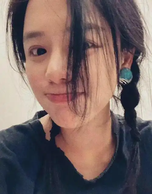 早期的马思纯太漂亮了很适合各种长发造型自带文艺气息