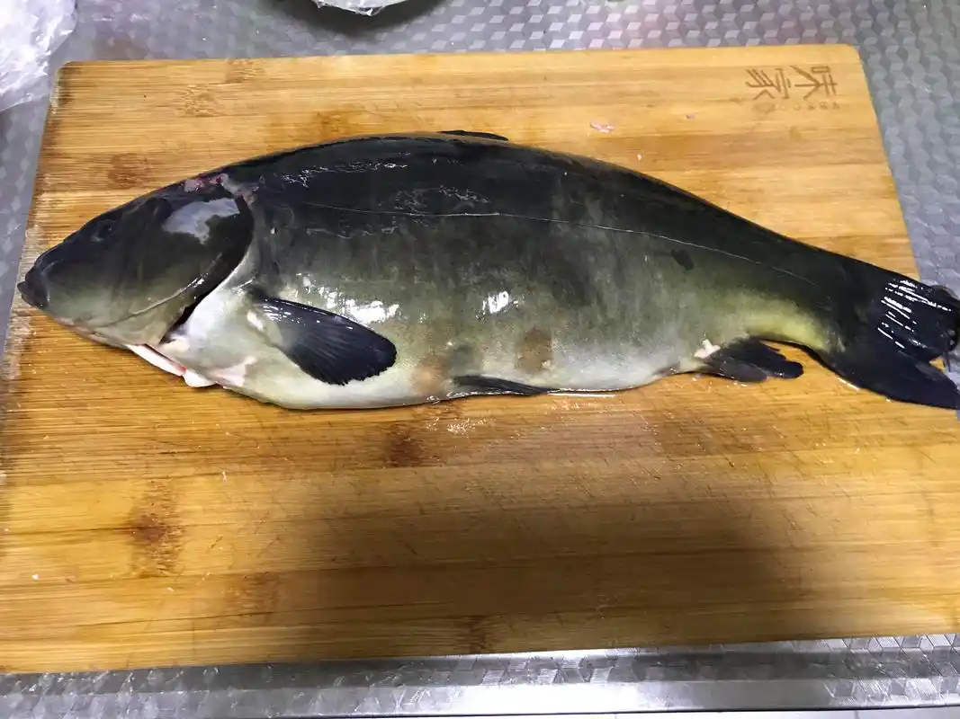 试着做了一下东北人爱吃的松花鱼,味道还不错