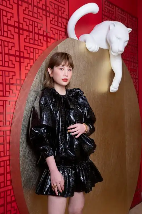 魏如萱肖想卡地亚美洲豹赚爆大器自己买