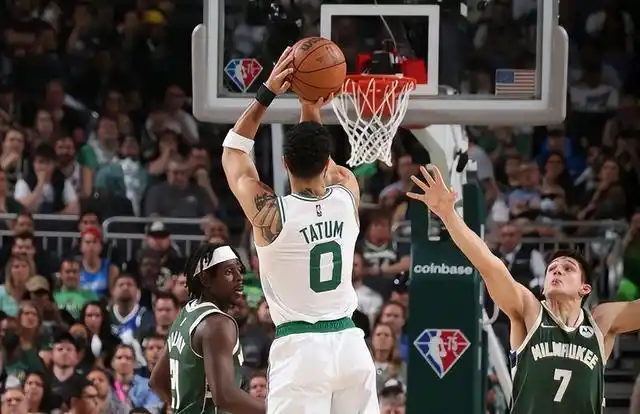 全美热搜第一塔图姆轰46分送霸气飞吻美媒就像巅峰期科比