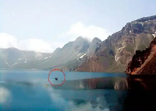 长白山天池水怪