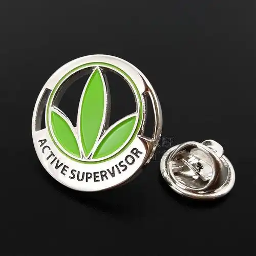 康宝莱logo锌合金烤漆徽章 三叶草胸章设计制作 镀镍胸章定做厂家