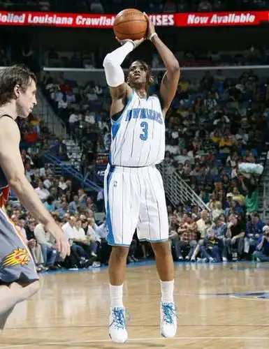 求克里斯保罗的投篮姿势(求图片),他的弹跳有多高啊?