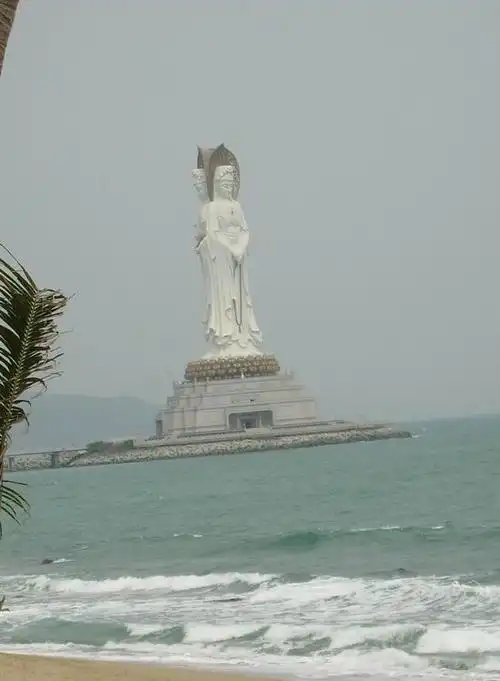 观音菩萨曾立十二大宏愿,其中第三愿即是长居南海愿.
