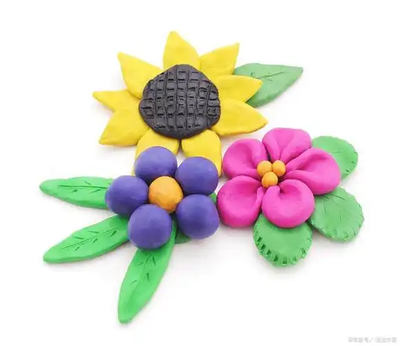彩泥制作花朵的教程