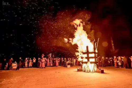传承民族文化:非遗蒙古族祭火在呼市展览馆举行