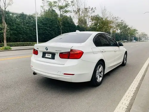 宝马320i时尚版