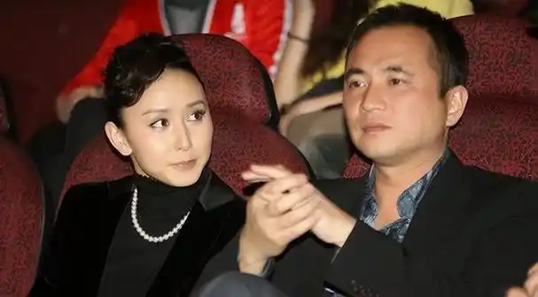 胡静在个人社交平台上难得晒出了与富豪老公朱兆祥的恩爱合照,庆祝