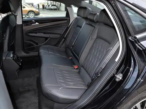 曾经的领驭变成了大众标下带字母的帕萨特还值得买吗