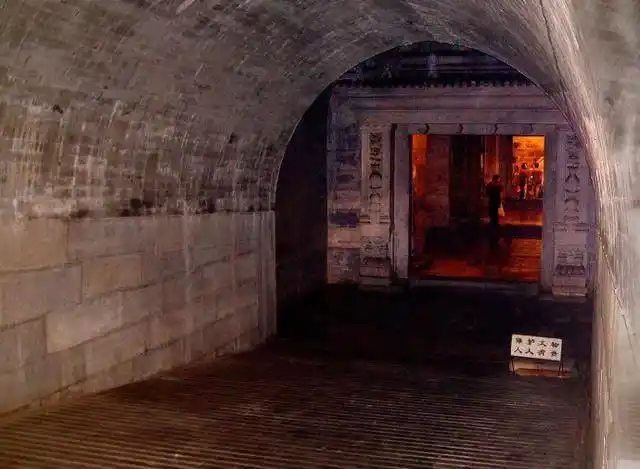 光绪皇帝陵墓:地宫入口
