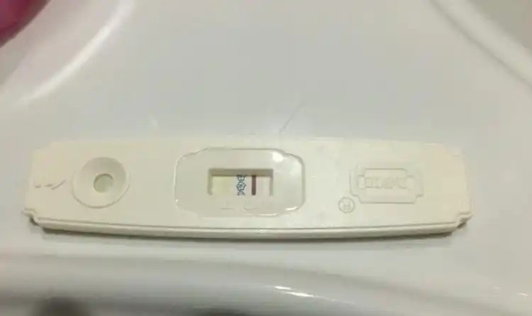 连续三根验孕棒都显示无效有几种原因