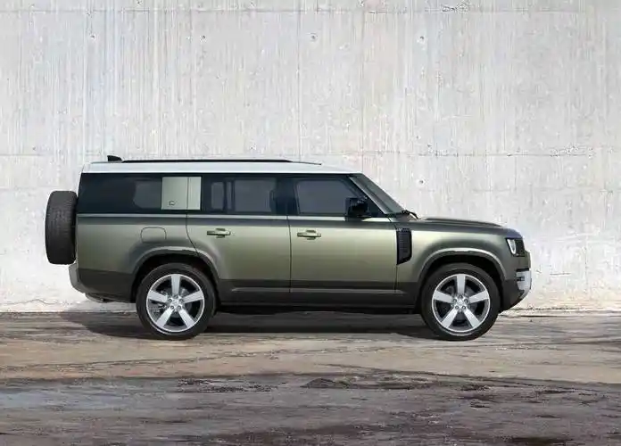 全新路虎卫士130车型发布空间更大实用性更强