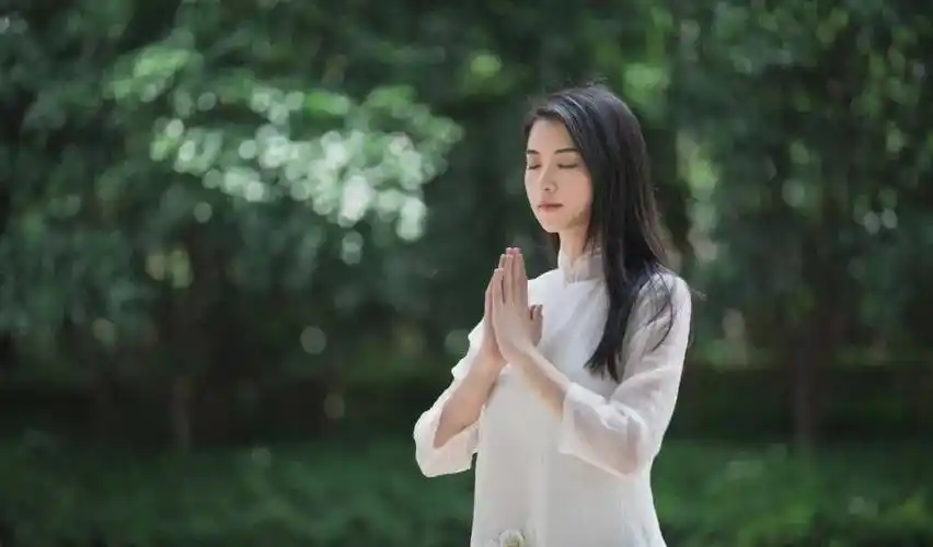 我问佛:为何不给所有女子羞花闭月的容颜?