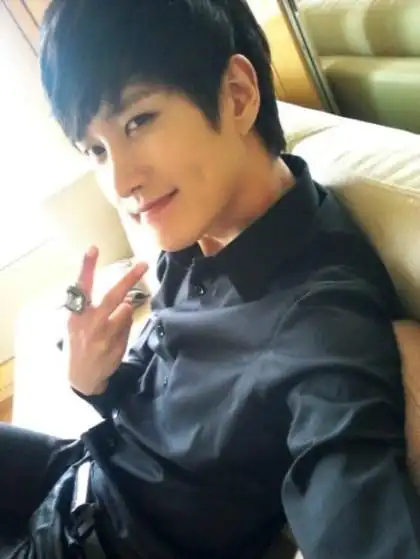 p data-id="gnwl3zowzd">李敏赫,1990年12月14日出生于韩国首尔,歌手