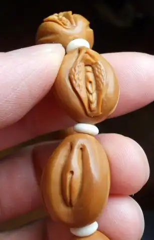 生命之源300元.很不错的单颗留刀痕钟馗120元.忠义50元.