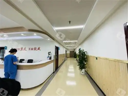 咸阳第一人民医院整形外科医生介绍,是咸阳正规整形医院!-非常爱美