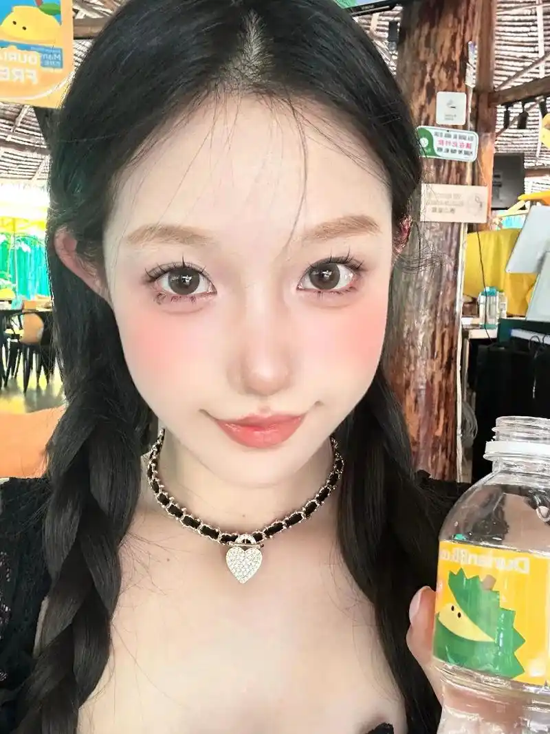 拥有这个小鹿眼是我的福气 外圈透 - 抖音