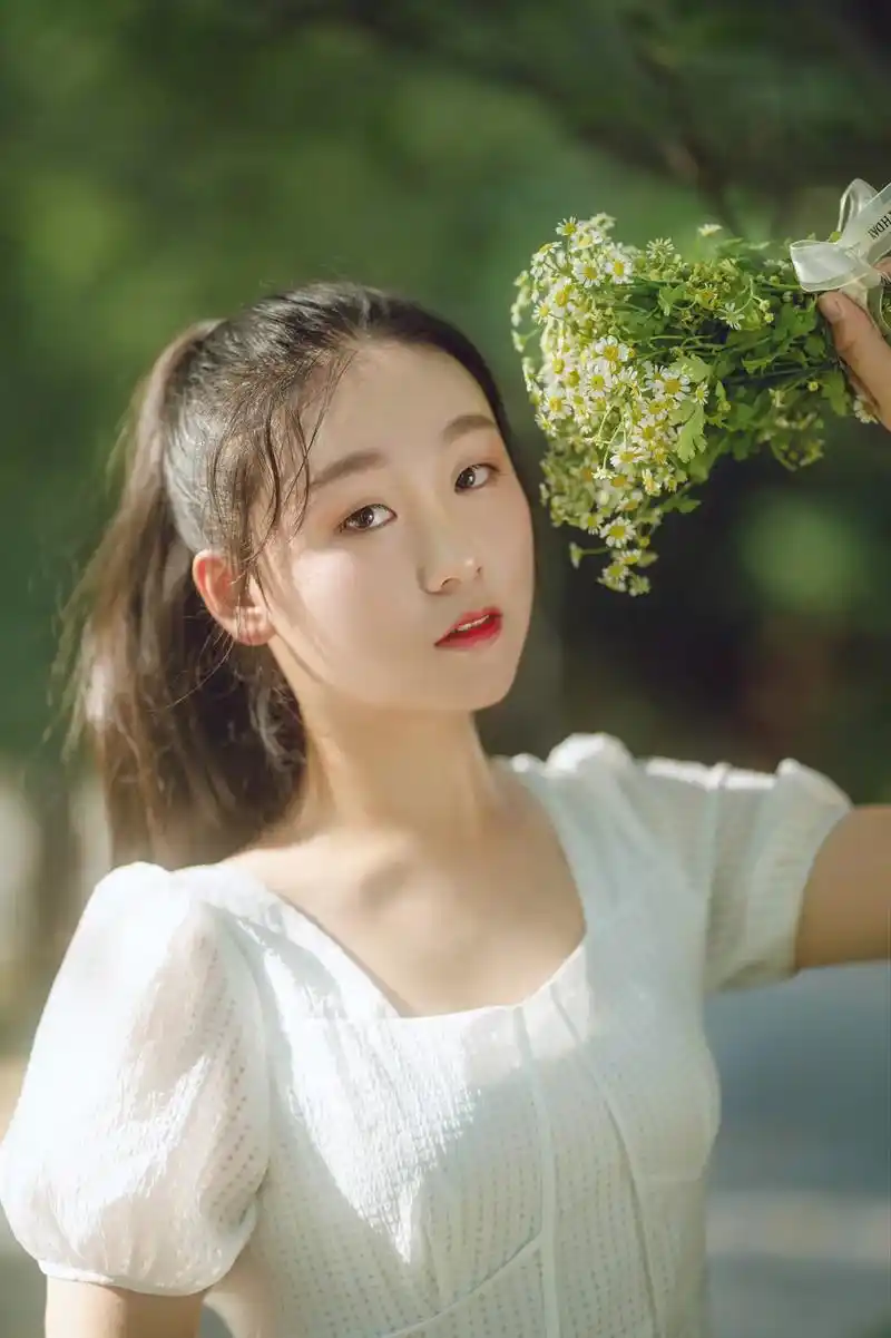 是的,今天18岁.摄影媛媛喜欢点赞呦,约拍请私信.#同城优先 - 抖音