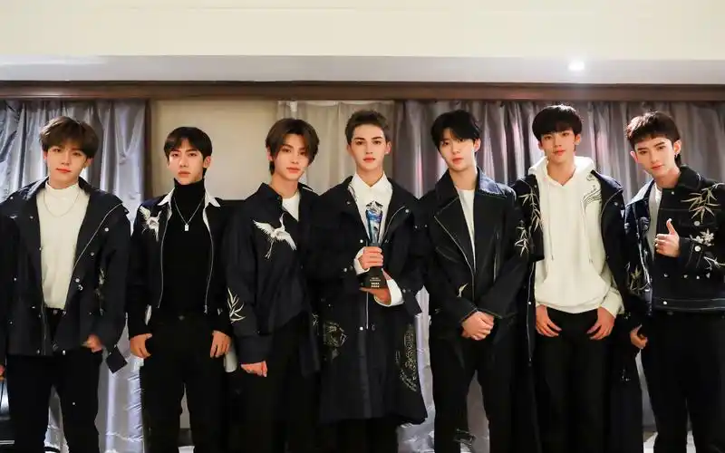 【乐华七子next】在一起 181103国风极乐夜_哔哩哔哩 (゜-゜)つロ