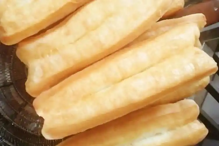 妈妈的味道之炸油条酥脆美味甘香可口