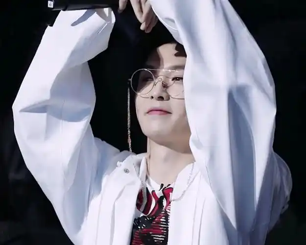 综艺《金曲青春》,npc硬糖r1se都有人去,张艺兴又是pd_节目_pk_团体