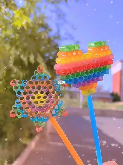 吹出来的泡泡真的超多超美#幼儿手工  #自制泡泡机  #亲子手工  #泡泡