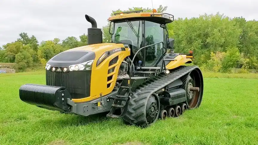 近距离看一看挑战者mt845e拖拉机,履带行走模式全车电控