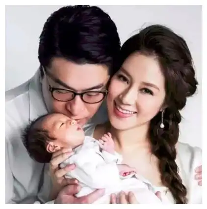 唐艺昕产女出院派发1000元红包相比之下杨颖给500元赵丽颖抠