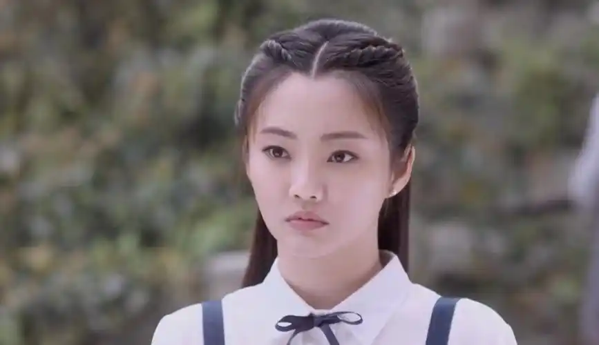 浴血红颜:肖红绣单枪匹马闯土匪窝,土匪头子害怕,都躲着她 -高清视频