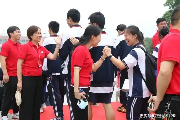 广州市铁一中学首战告捷