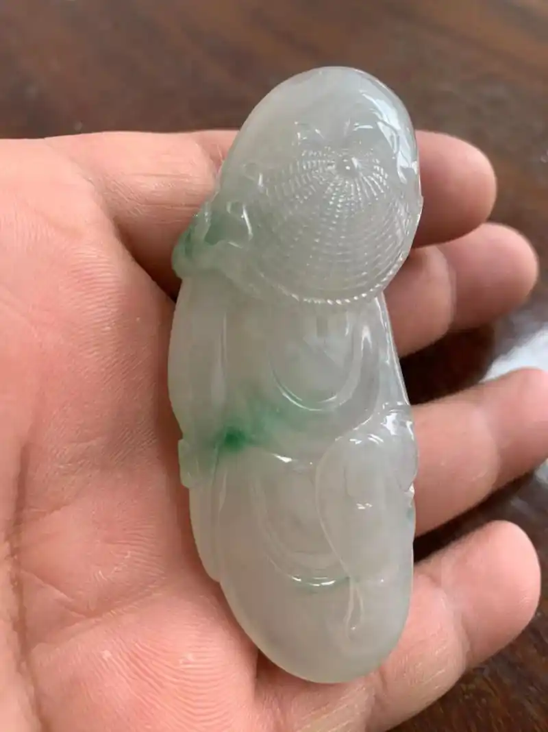 缅甸天然翡翠玉渔翁得利吊坠,大师纯手工随形雕刻工艺,精美,翡 - 抖音