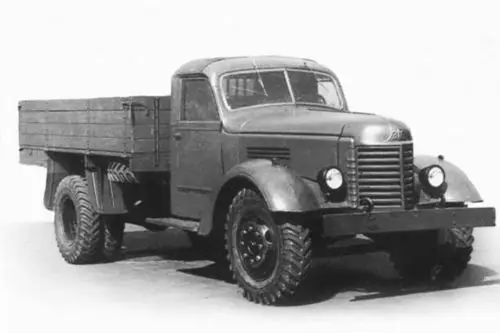 在50年代进入国内演变成解放卡车