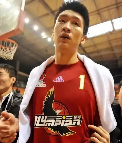 从沧州到nba的艰难险阻中国男篮历史上唯一正式进入nba的后卫球员孙悦